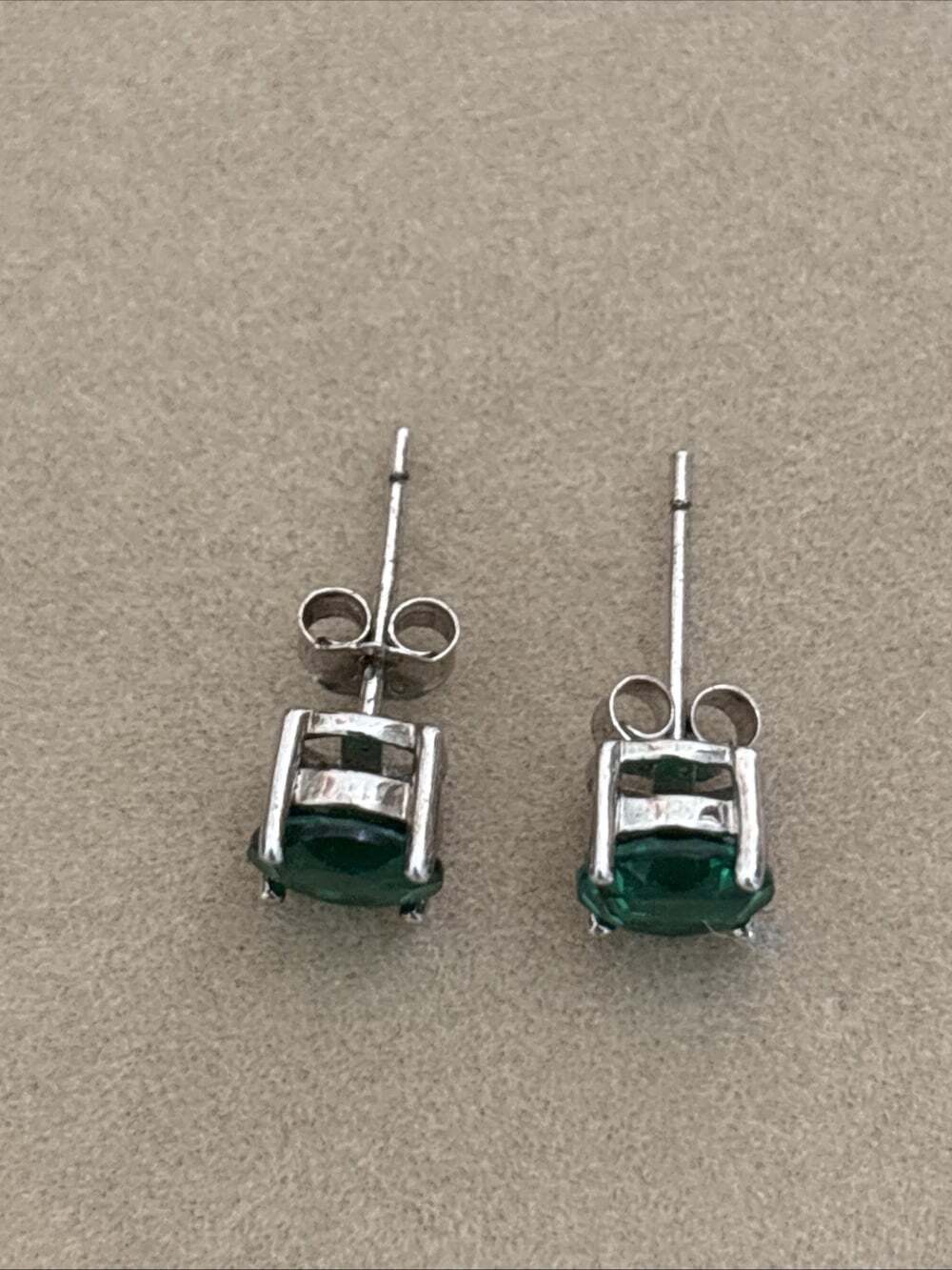 Sterling Silver ~1.2 tcw Round Cut Lab Created Green Emerald Stud Earrings - Picture 2 of 12